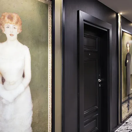 La Haussmann Hotel 4*