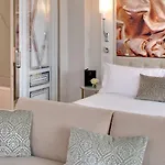 La Haussmann 4* Париж