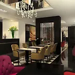 Отель La Haussmann 4*