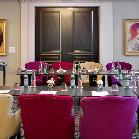 La Haussmann Hotel
