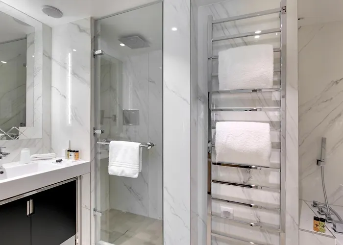 La Haussmann Hotel 4*