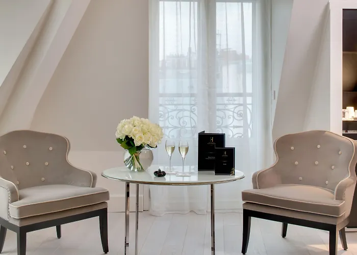 Hotell La Haussmann 4*