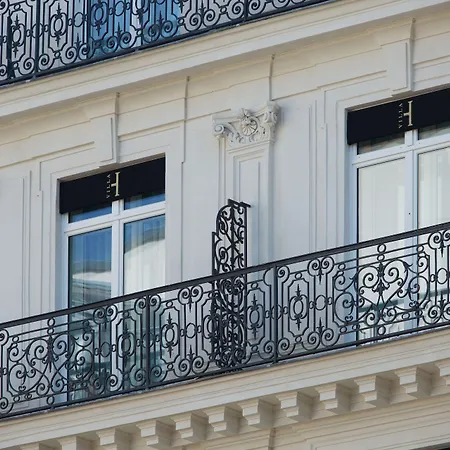 Otel La Haussmann 4*